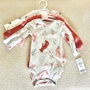 Carter’s baby girl 4 piece bodysuit NWT
